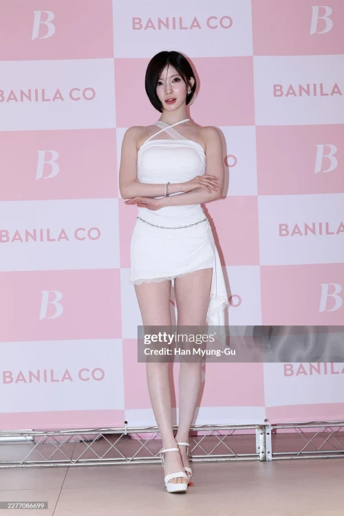 260519-babymonster-banila-co-seongsu-flagship-store-opening-v0-n1hsznevf42h1.webp