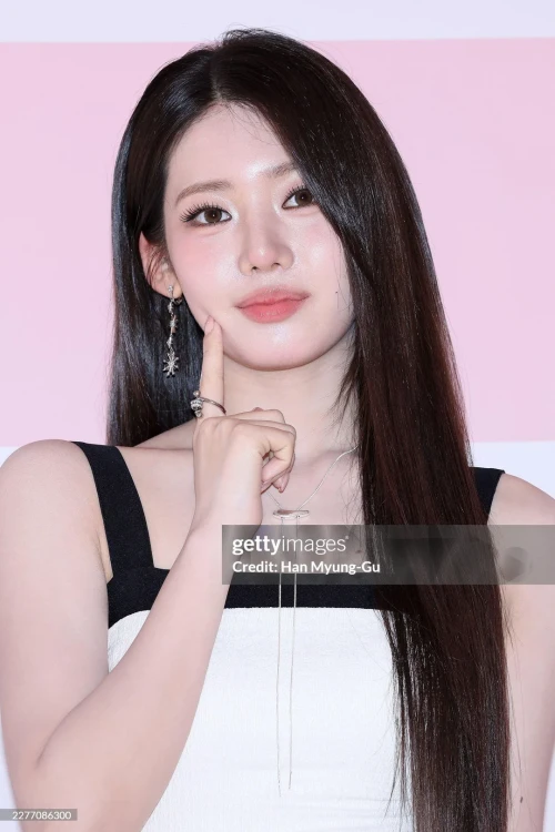 260519-babymonster-banila-co-seongsu-flagship-store-opening-v0-oobcyffvf42h1.webp