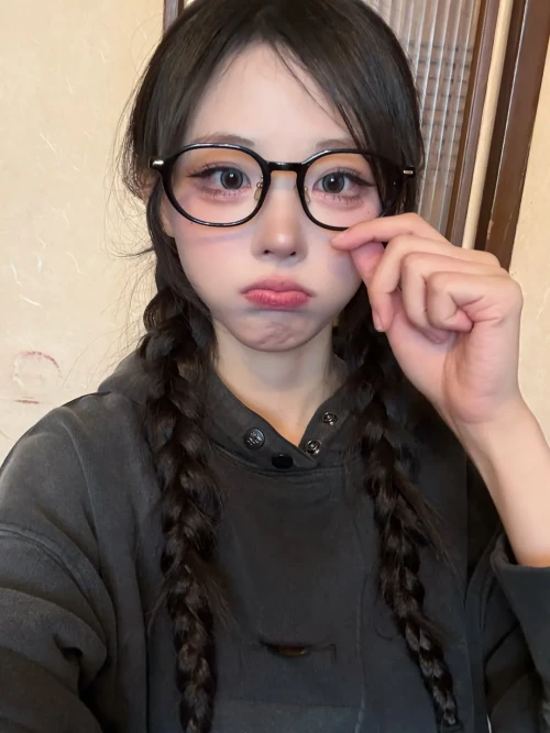 260519-hina-instagram-post-ft-chodan-v0-6ud8n5qo532h1.webp