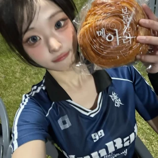 260519-hina-instagram-post-ft-chodan-v0-qmeiwe2o532h1