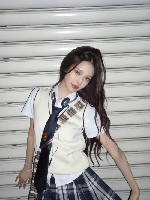 260519-izna-offcl-sns-update-2-with-jeemin-izme-what-are-v0-66l8oymap32h1.webp
