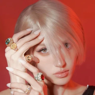 260519-jeon-somi-vogue-korea-x-buccellati-may-2026-digital-v0-dveg4467642h1