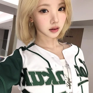 260519-jiwoo-weverse-update-v0-m2wnz12q542h1