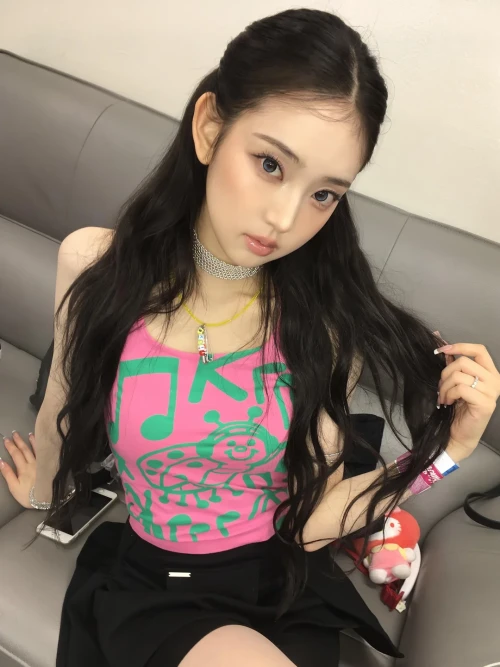 260519-kiiikiii-sns-update-with-leesol-festiiival-v0-eixym1egl32h1.webp