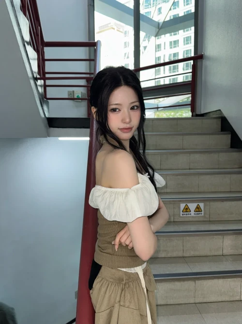 260519-rescene-plus-chat-update-with-zena-you-shake-me-up-v0-3j5rtd0rk62h1.webp