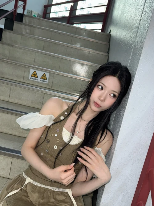 260519-rescene-plus-chat-update-with-zena-you-shake-me-up-v0-9jgvgnyqk62h1.webp