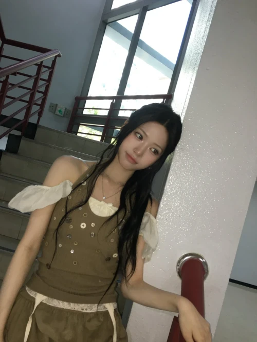 260519-rescene-plus-chat-update-with-zena-you-shake-me-up-v0-lbdwipbrk62h1.webp