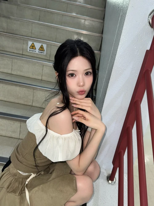 260519-rescene-plus-chat-update-with-zena-you-shake-me-up-v0-tnjh2xqqk62h1.webp