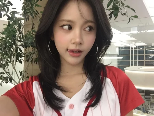 260520-carmen-weverse-update-v0-szpyyk1iza2h1.webp