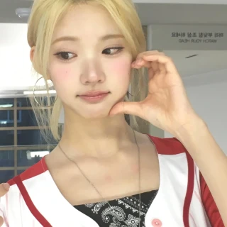 260520-jiwoo-weverse-update-v0-mr8o4q7dhb2h1