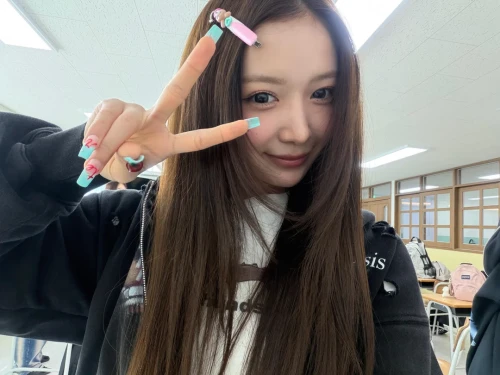 260520-kumi-weverse-update-v0-qgasp7jg5d2h1.webp
