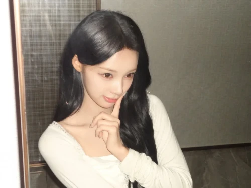 260520-rescene-instagram-update-with-woni-like-that-mood-v0-4unqw48xva2h1.webp