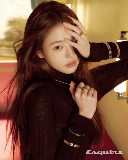 260520-wonyoung-esquire-korea-x-bvlgari-june-2026-issue-v0-2ixvoh2z0a2h1.webp