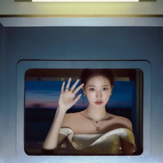 260520-wonyoung-esquire-korea-x-bvlgari-june-2026-issue-v0-8qd4t45z0a2h1
