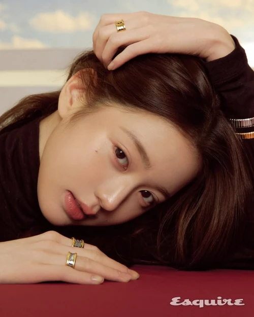 260520-wonyoung-esquire-korea-x-bvlgari-june-2026-issue-v0-mckon7oy0a2h1.webp