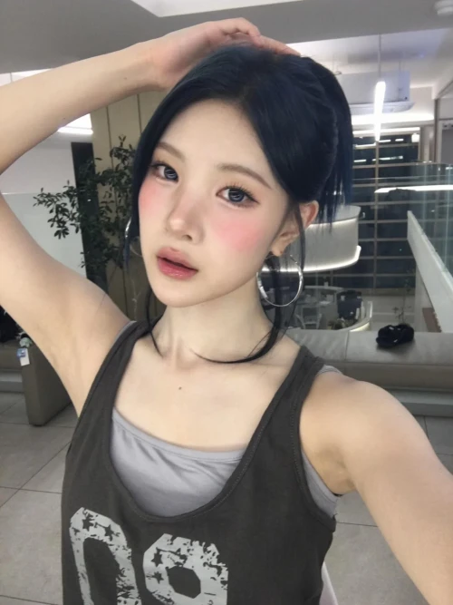 260521-juun-weverse-update-v0-2mv4mn4qre2h1.webp