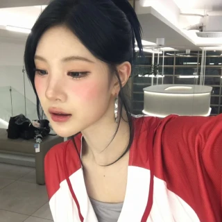 260521-juun-weverse-update-v0-y0fxtl4qre2h1