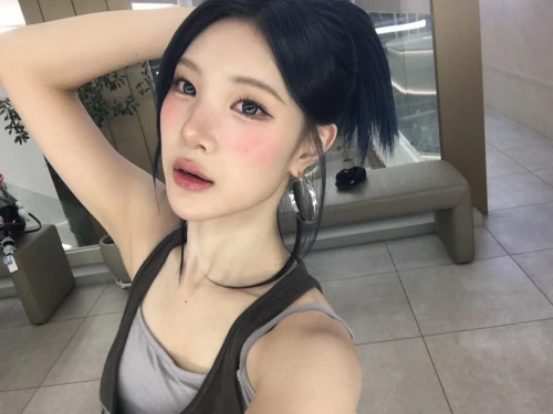 260521-juun-weverse-update-v0-y6yn3e4qre2h1.webp