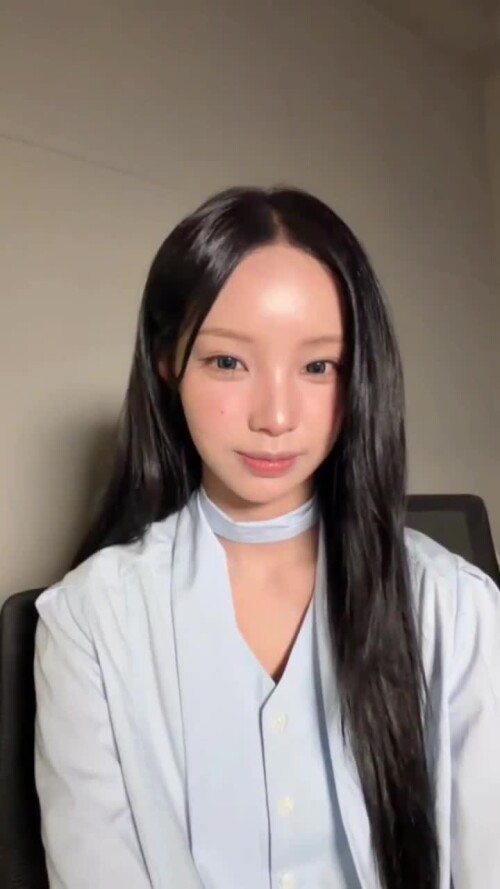 260520 Woni said on her YT live that RESCENE will have a comeback in July with a special remake of a 2nd generation song
