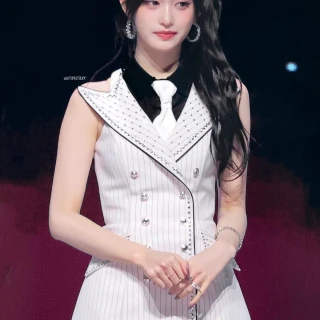 251220-leeseo-v0-fd5t9rcy7h2h1