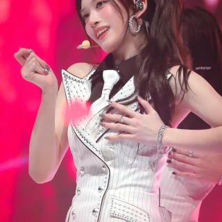 251220-leeseo-v0-mkdg1rcy7h2h1