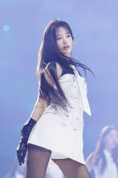 251220-yujin-v0-4ffyui2w7i2h1.webp