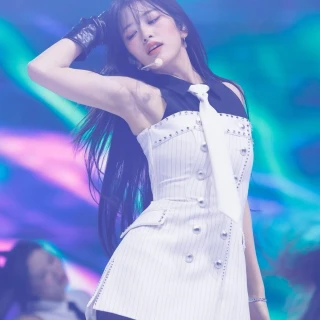 251220-yujin-v0-4jvuki2w7i2h1