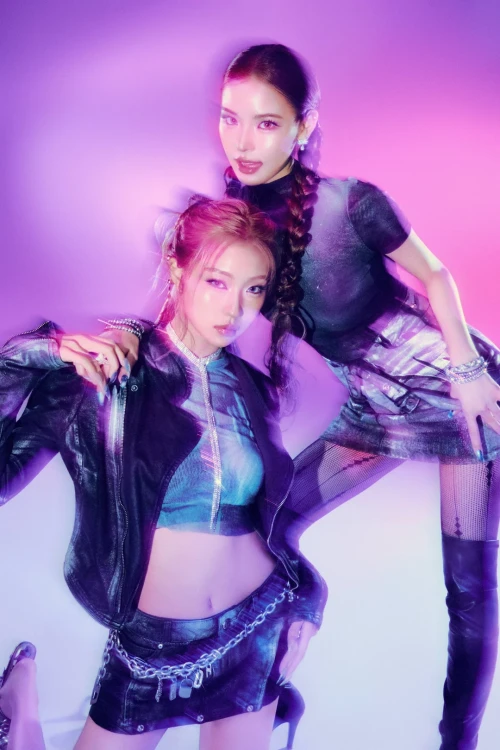 260521-izna-the-3rd-mini-album-set-the-tempo-concept-photo-v0-56regthbhg2h1.webp