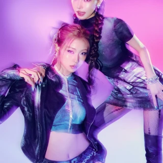 260521-izna-the-3rd-mini-album-set-the-tempo-concept-photo-v0-56regthbhg2h1