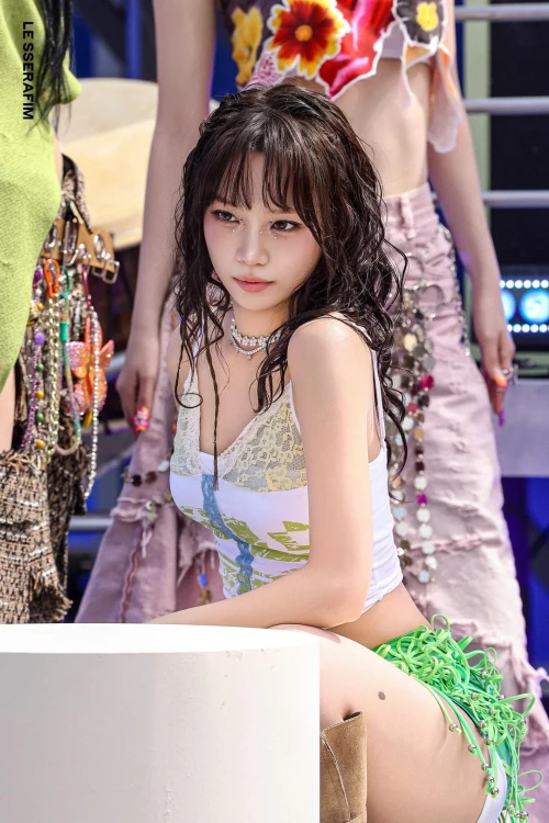 260522-le-sserafim-boompala-mv-photo-sketch-chaewon-v0-gbabtl8afo2h1.webp