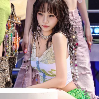 260522-le-sserafim-boompala-mv-photo-sketch-chaewon-v0-gbabtl8afo2h1