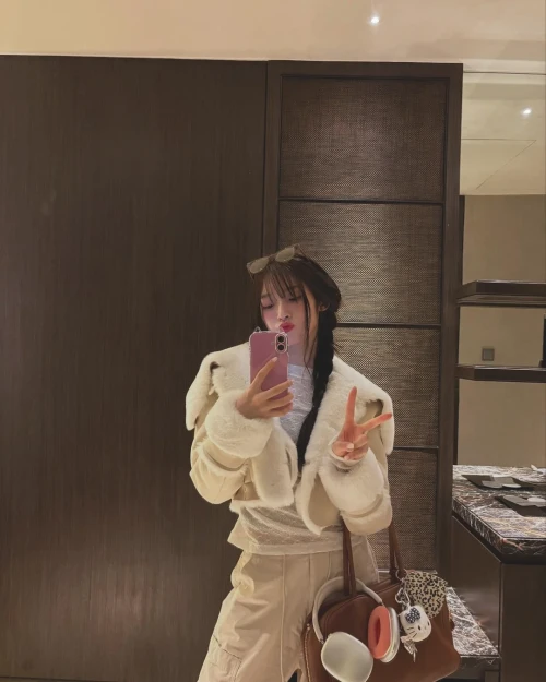 250224-arin-v0-6vqy0fqkvy2h1.webp