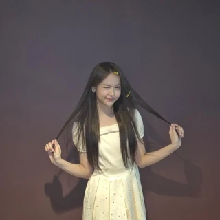 250530-carmen-instagram-v0-tgpugaj9ar2h1
