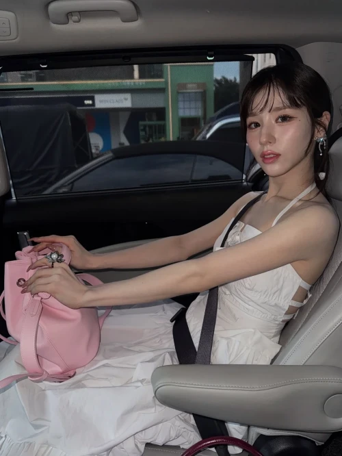 251010-heejin-v0-mcagzpuxdq2h1.webp