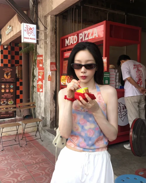 260511-taeyeon-ig-update-v0-ot52mm6jkf2h1.webp