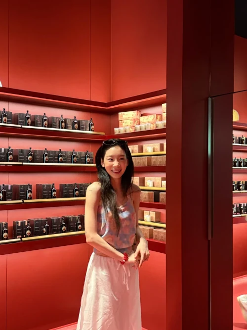 260512-taeyeon-ig-update-v0-q74gra79jf2h1.webp
