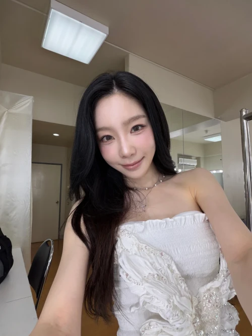 260512-taeyeon-ig-update-v0-w8751879jf2h1.webp