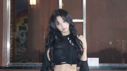 260522-ahyeon-weverse-update-v0-cbm1alzyap2h1.webp