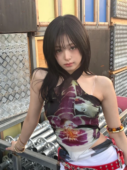 260522-ahyeon-weverse-update-v0-kvb4xmzyap2h1.webp