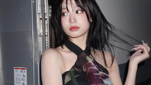 260522-ahyeon-weverse-update-v0-t7f6tlzyap2h1.webp