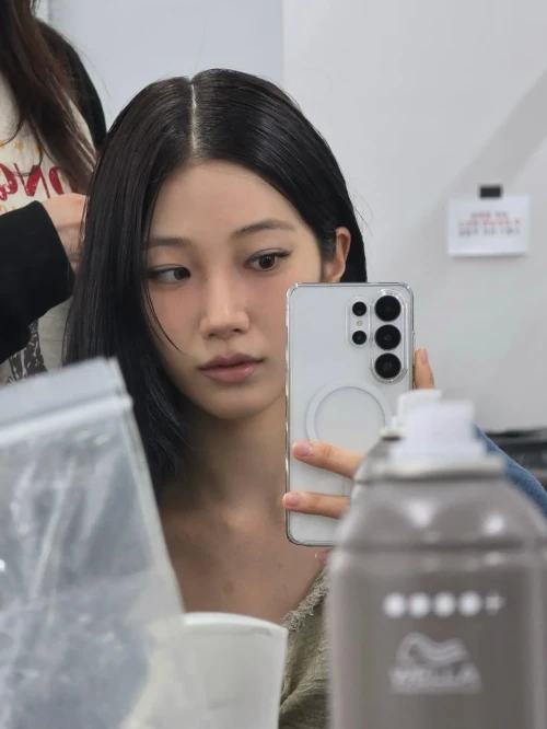 260522-kazuha-instagram-update-v0-2vpefap8pp2h1.webp