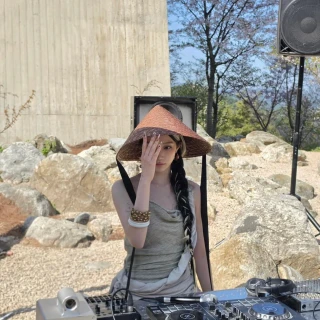 260522-kazuha-instagram-update-v0-l58c29p8pp2h1