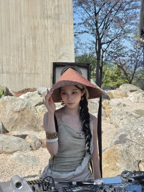 260522-kazuha-instagram-update-v0-lueyjap8pp2h1.webp