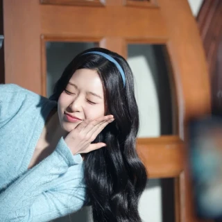 260522-management-soop-berriz-update-with-kim-minju-v0-82gvrglefn2h1