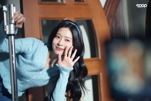 260522-management-soop-berriz-update-with-kim-minju-v0-npp7ocvefn2h1.webp