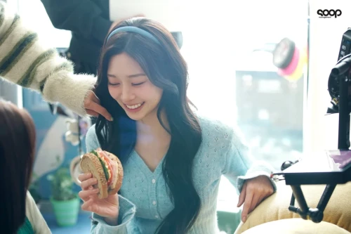260522-management-soop-berriz-update-with-kim-minju-v0-wdfhhb0ffn2h1.webp