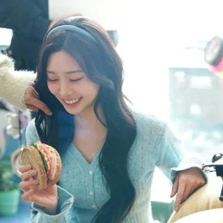 260522-management-soop-berriz-update-with-kim-minju-v0-wdfhhb0ffn2h1