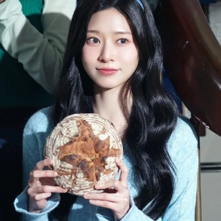 260522-management-soop-instagram-update-with-kim-minju-v0-qivlv0xgen2h1