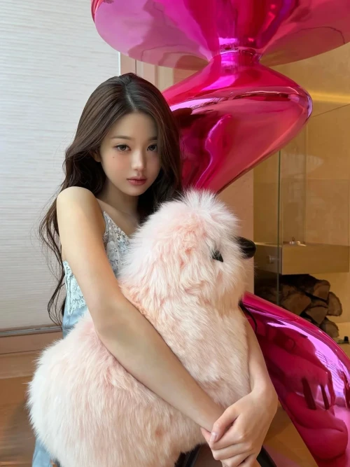260522-wonyoung-instagram-update-v0-gp39nwfiim2h1.webp