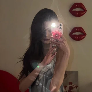 260522-wonyoung-instagram-update-v0-h4za9xfiim2h1